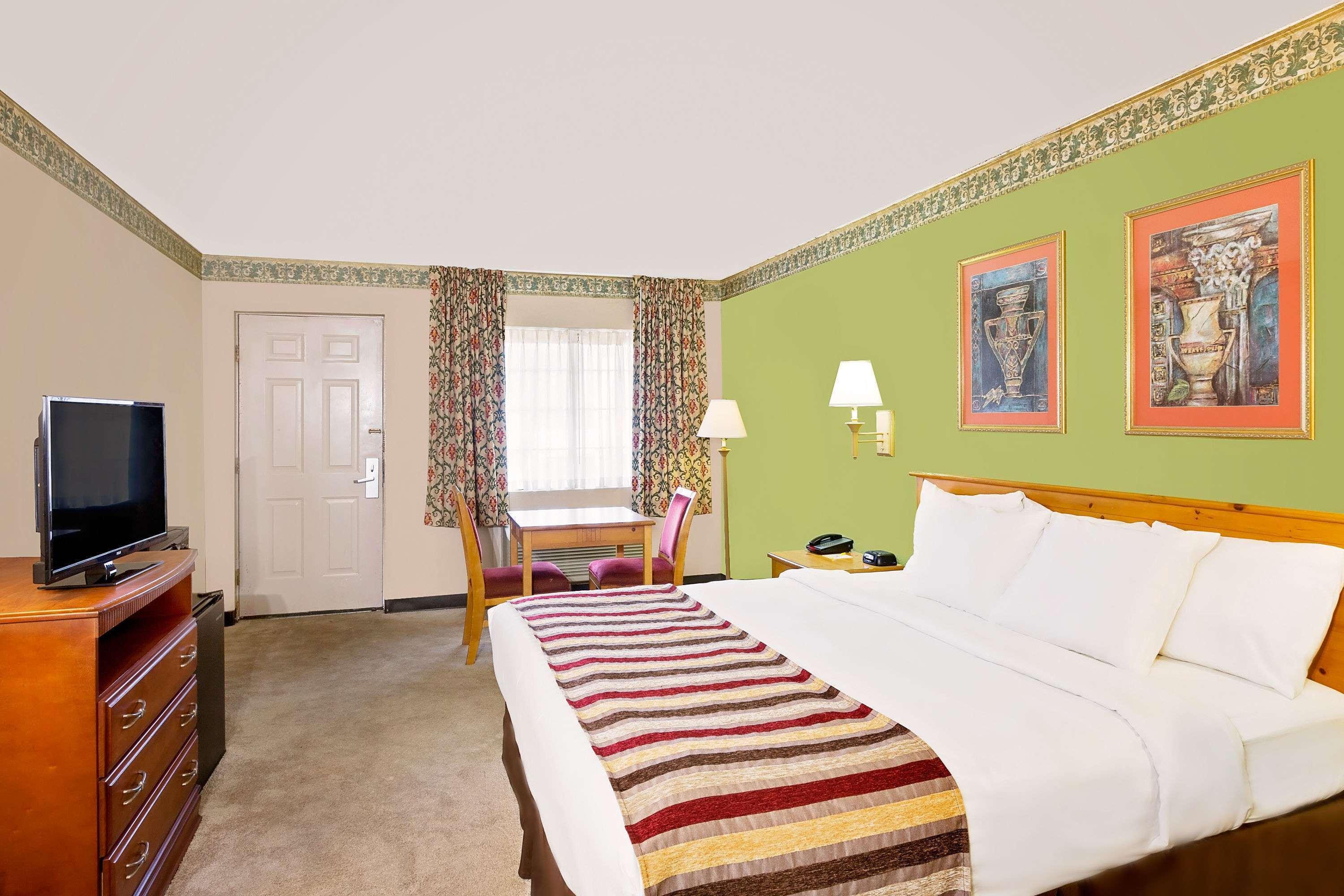 Days Inn & Suites By Wyndham Старквілл Екстер'єр фото