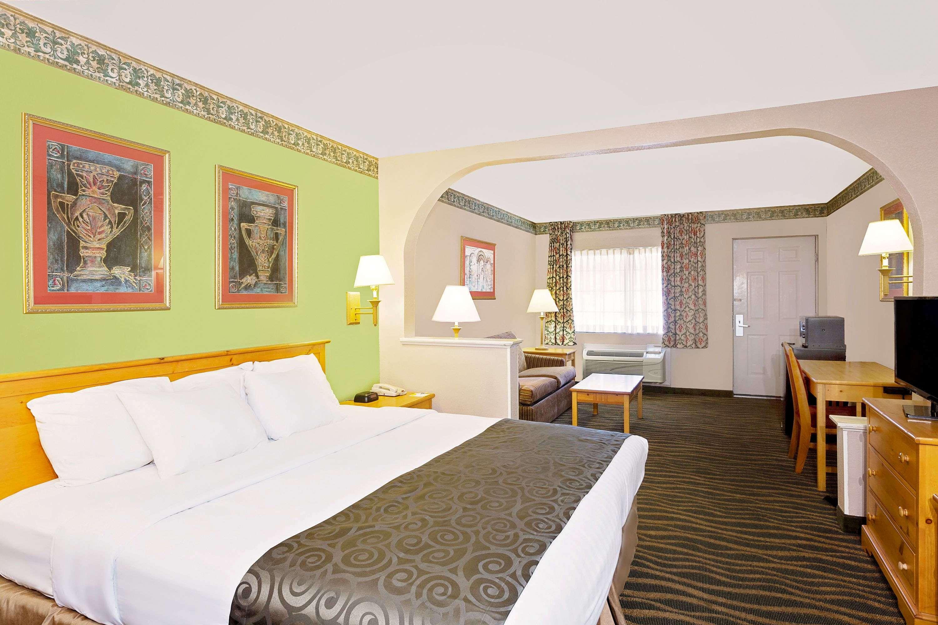 Days Inn & Suites By Wyndham Старквілл Екстер'єр фото