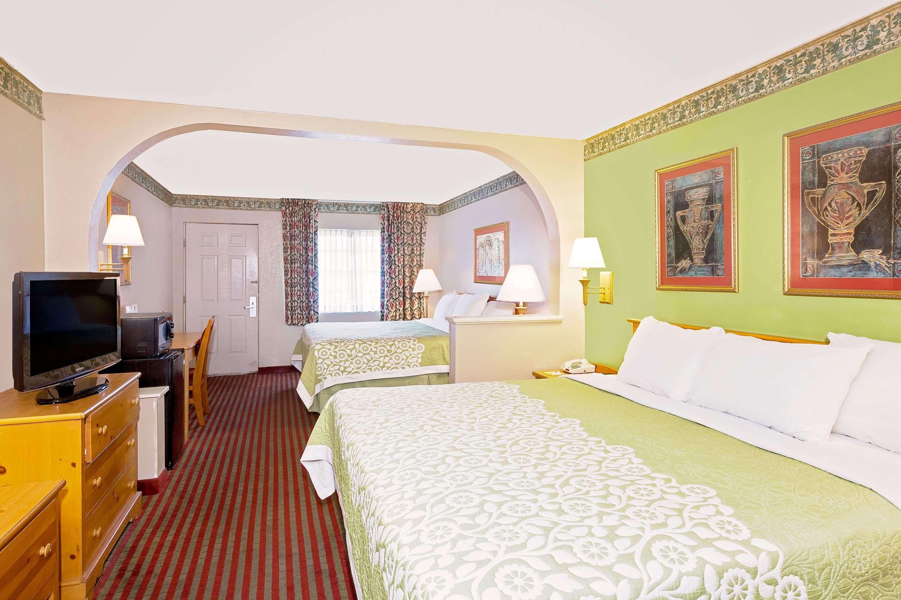 Days Inn & Suites By Wyndham Старквілл Екстер'єр фото