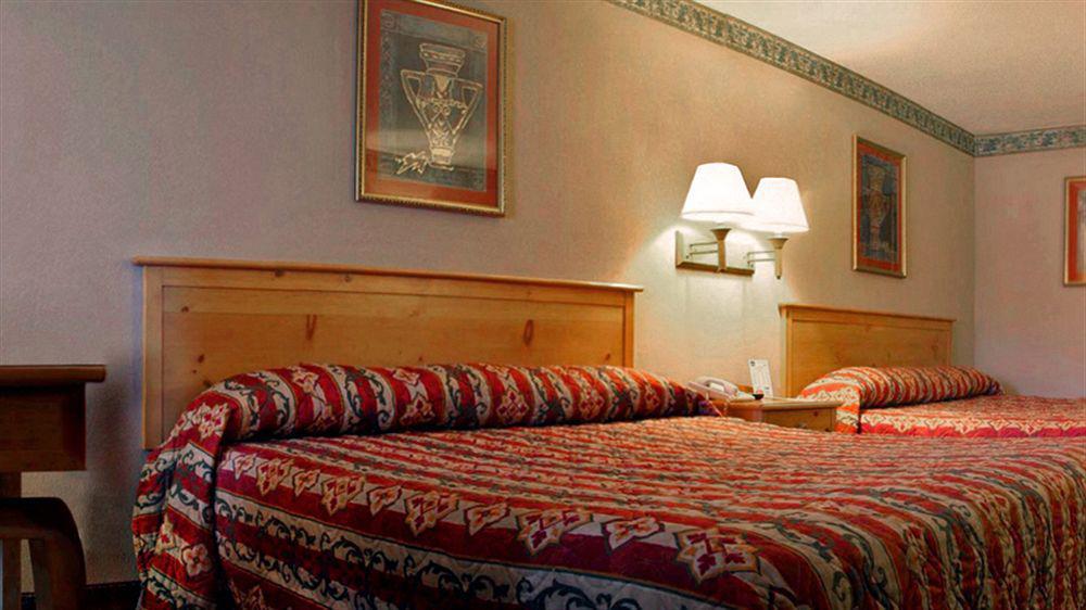 Days Inn & Suites By Wyndham Старквілл Екстер'єр фото